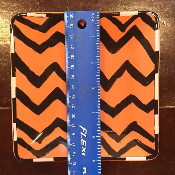 Set of 3 Small Stoneware Plates - Picture 9 of 10